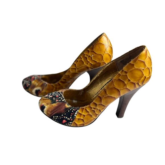 Naughty Monkey pumps brown faux snakeskin feather design on toes 4' heel Sz 9 - Picture 1 of 12